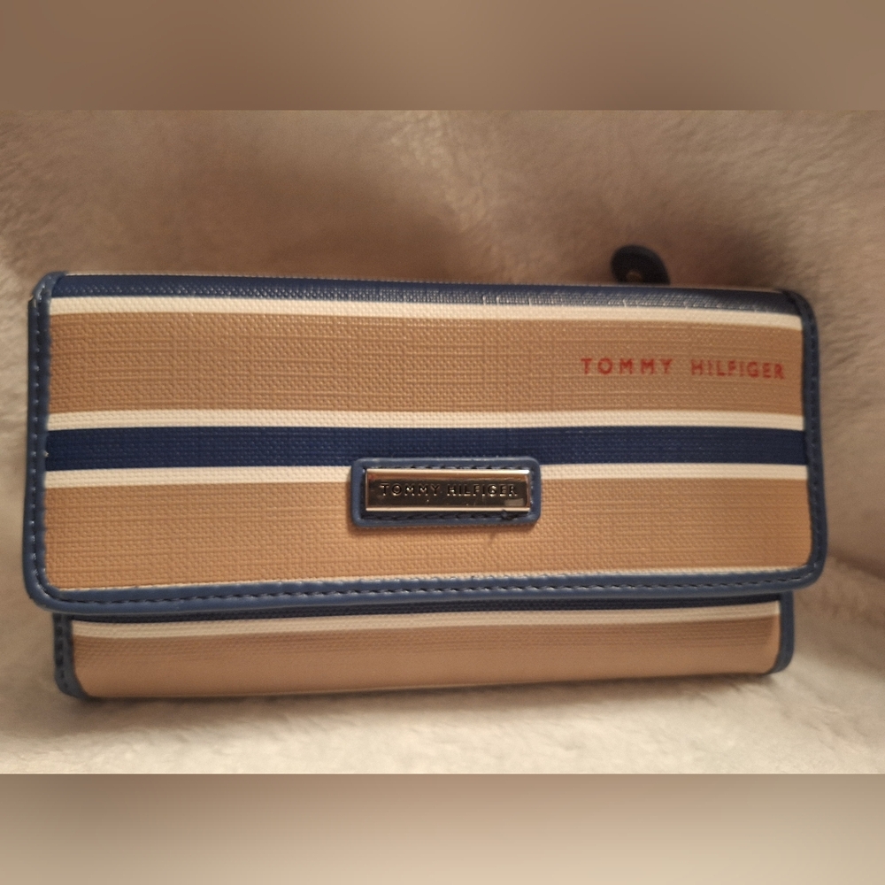Tommy Hilfiger wallet